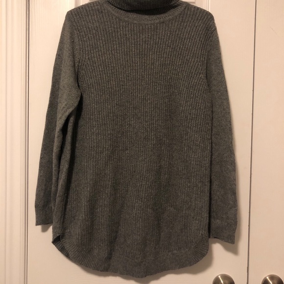 Tops - Picture 2 of 3